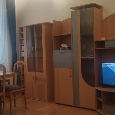 2-Room Appartment Near Westbahnhof Vienna Esterno foto