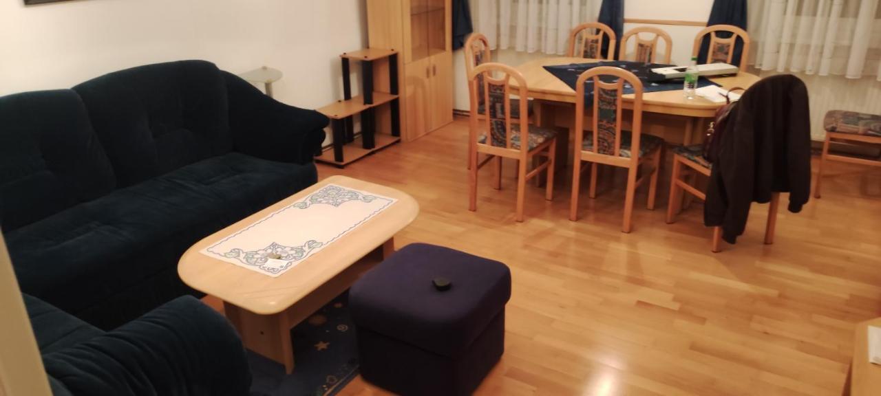 2-Room Appartment Near Westbahnhof Vienna Esterno foto