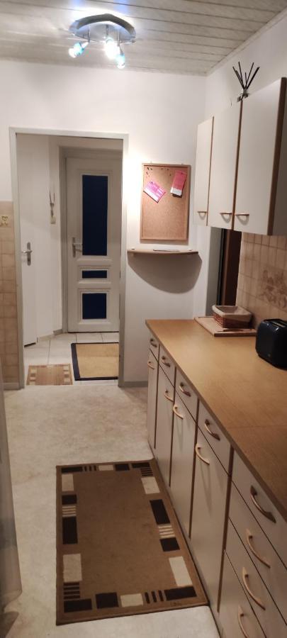2-Room Appartment Near Westbahnhof Vienna Esterno foto